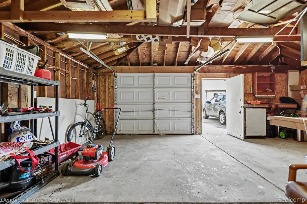 5735 Silvery Lane Dearborn Heights City, MI 48127