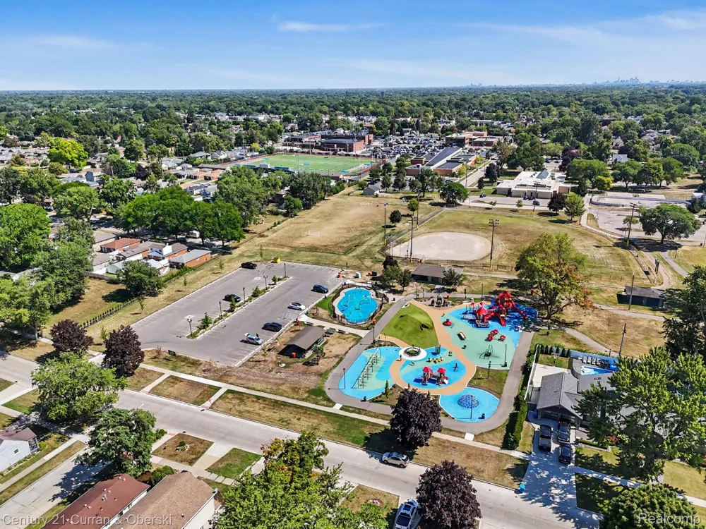 5735 Silvery Lane Dearborn Heights City, MI 48127