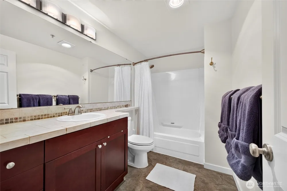 1840 S 284th Lane #H103 Federal Way, WA 98003