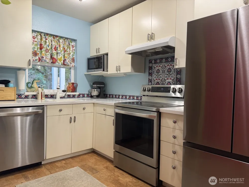 353 Wallace Way NE #7 Bainbridge Island, WA 98110