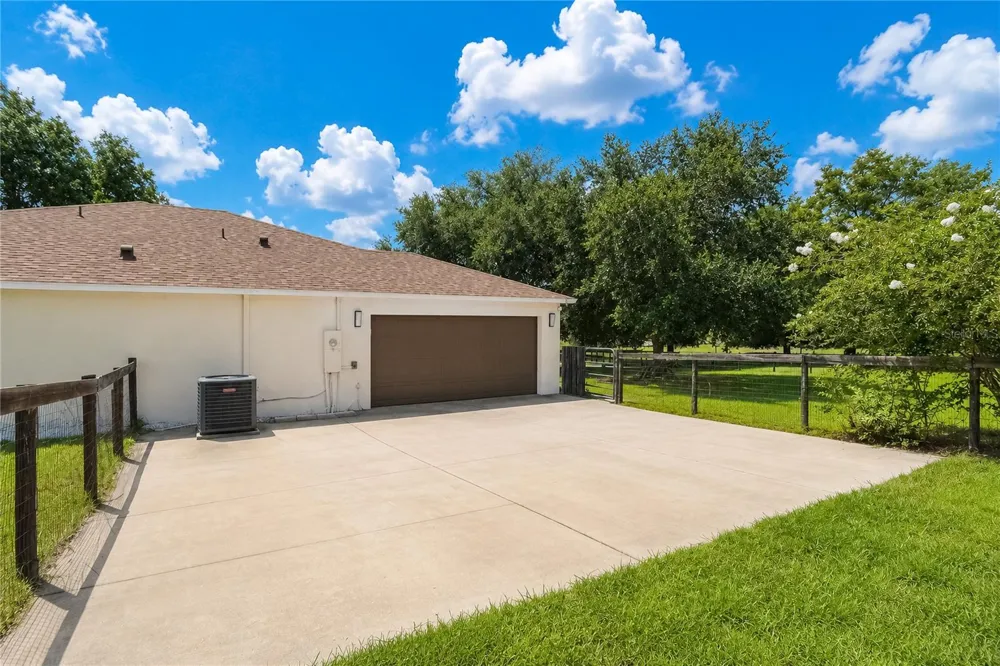 10525 SW 129TH TERRACE ROAD Dunnellon, FL 34432