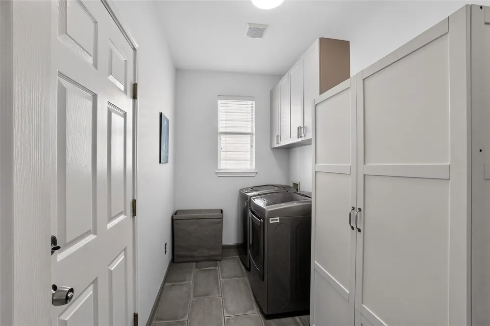 2713 Kinney Oaks Court Austin, TX 78704