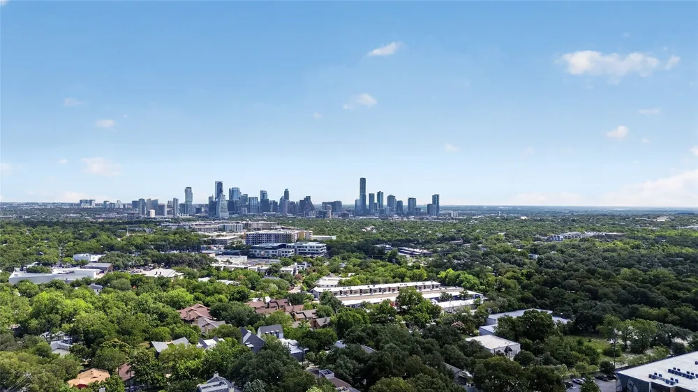 2713 Kinney Oaks Court Austin, TX 78704