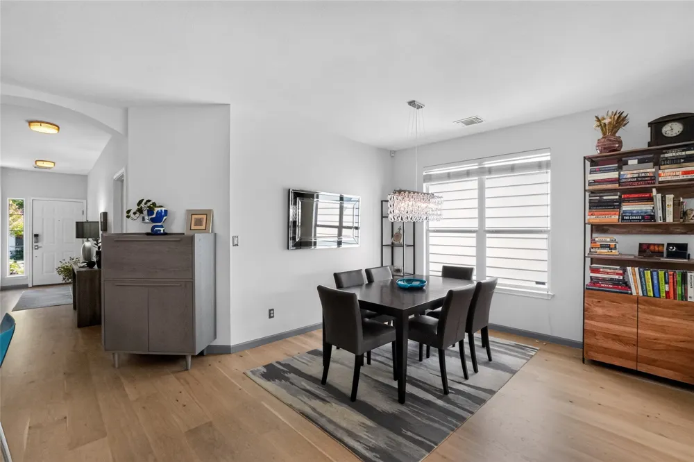 2713 Kinney Oaks Court Austin, TX 78704