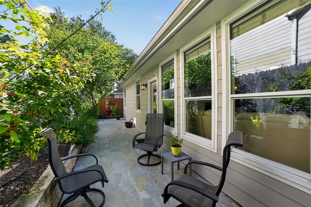 2713 Kinney Oaks Court Austin, TX 78704