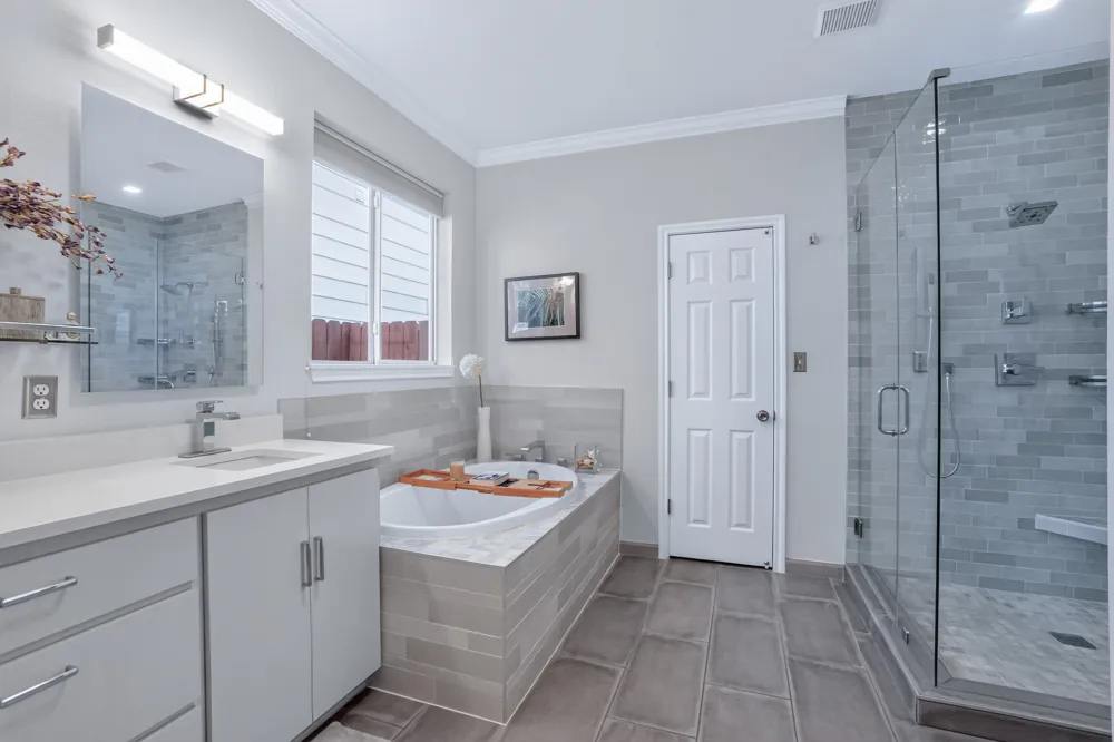 2713 Kinney Oaks Court Austin, TX 78704