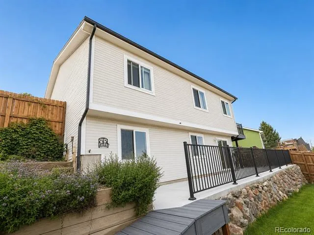 392 Eisenhower Drive Louisville, CO 80027
