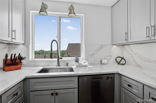 392 Eisenhower Drive Louisville, CO 80027