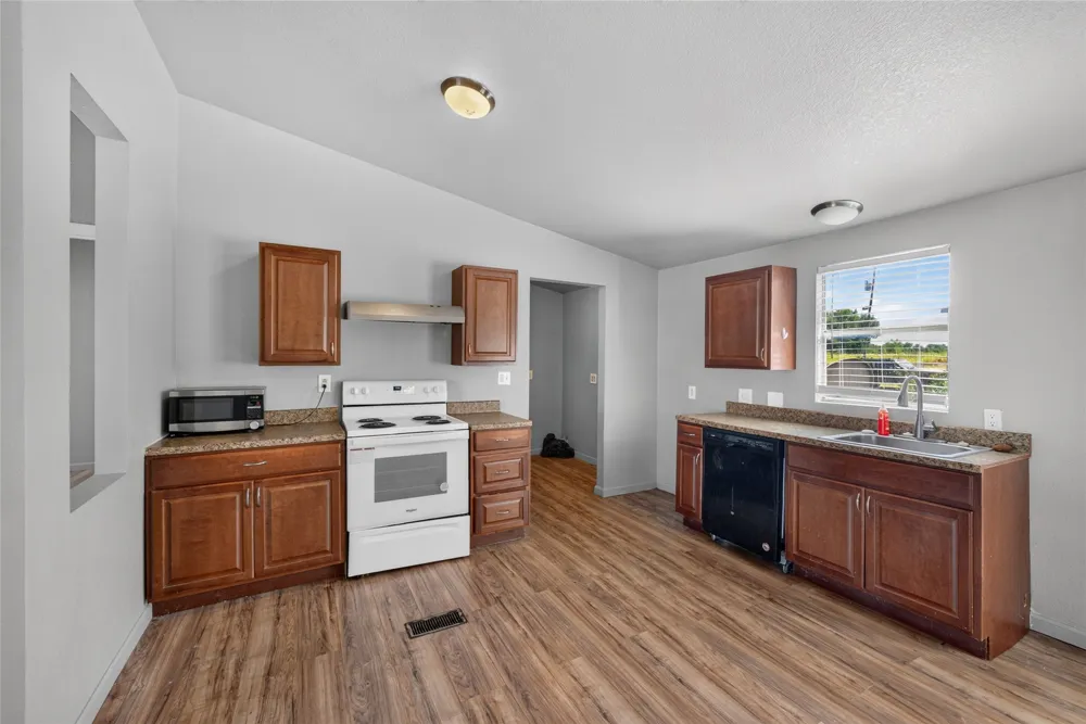 1341 Flying L Lane #16 Mansfield, TX 76063
