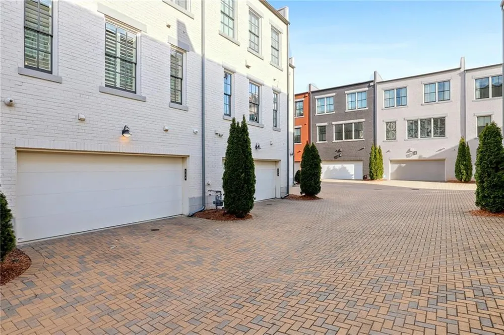308 Stonemont Drive Atlanta, GA 30305
