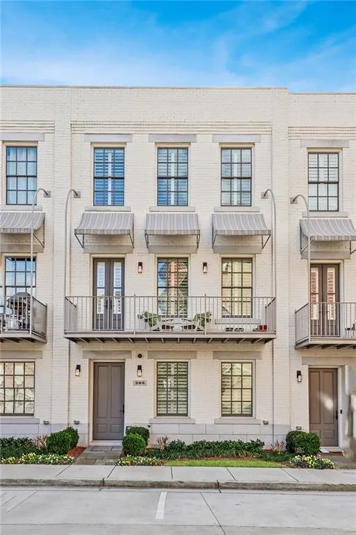 308 Stonemont Drive Atlanta, GA 30305