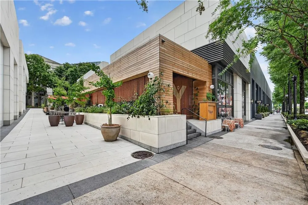 308 Stonemont Drive Atlanta, GA 30305