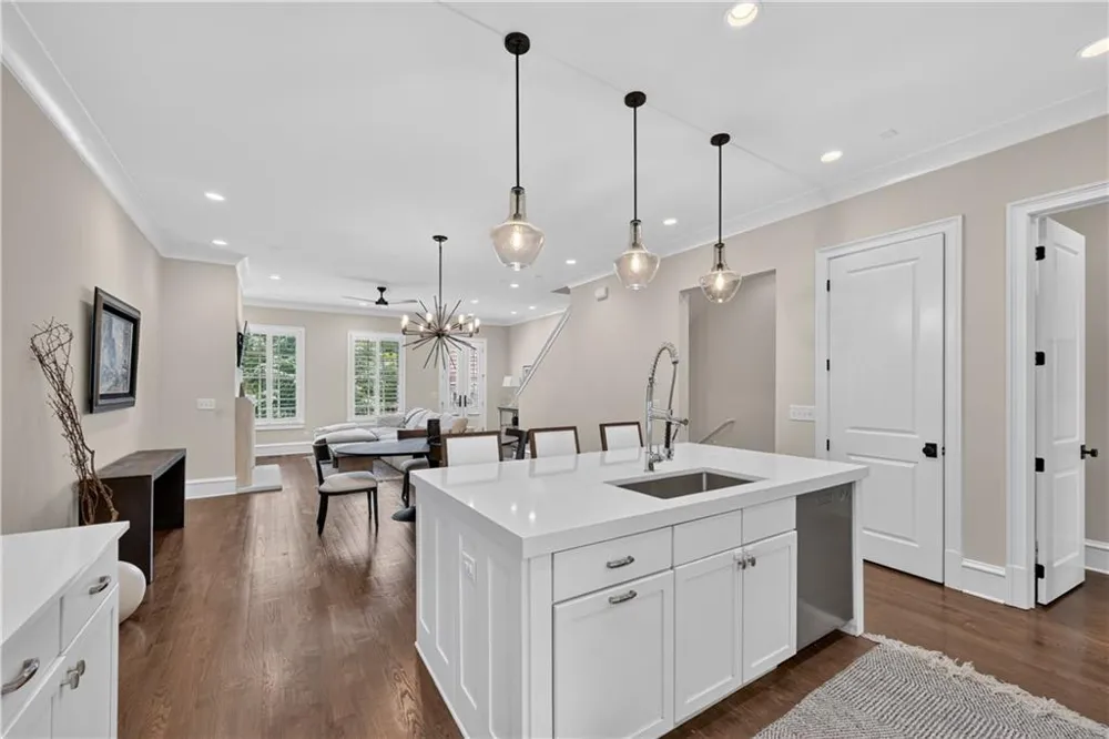 308 Stonemont Drive Atlanta, GA 30305