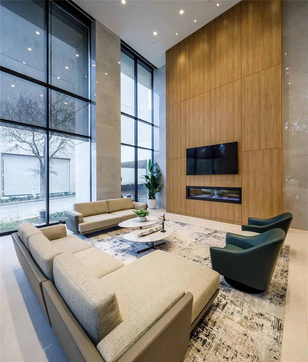 1701 Hermann Drive #18C Houston, TX 77004