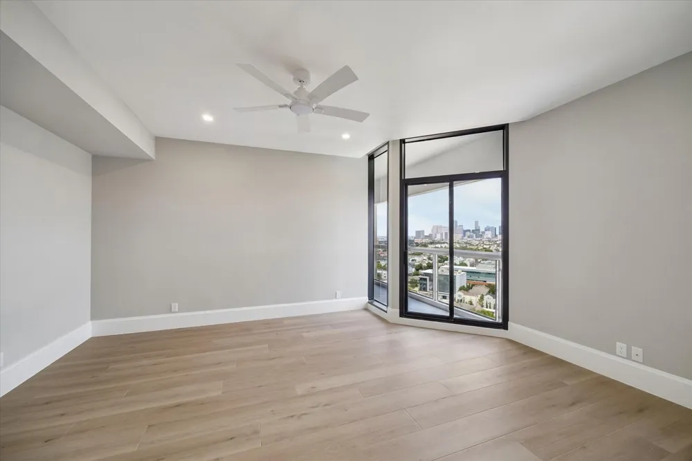 1701 Hermann Drive #18C Houston, TX 77004