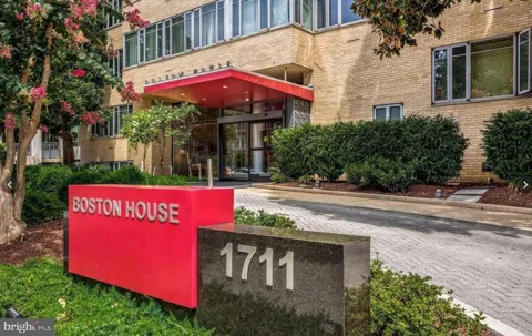1711 MASSACHUSETTS AVENUE NW #727