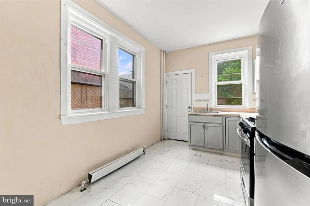 634 INDIANA AVENUE Philadelphia, PA 19133