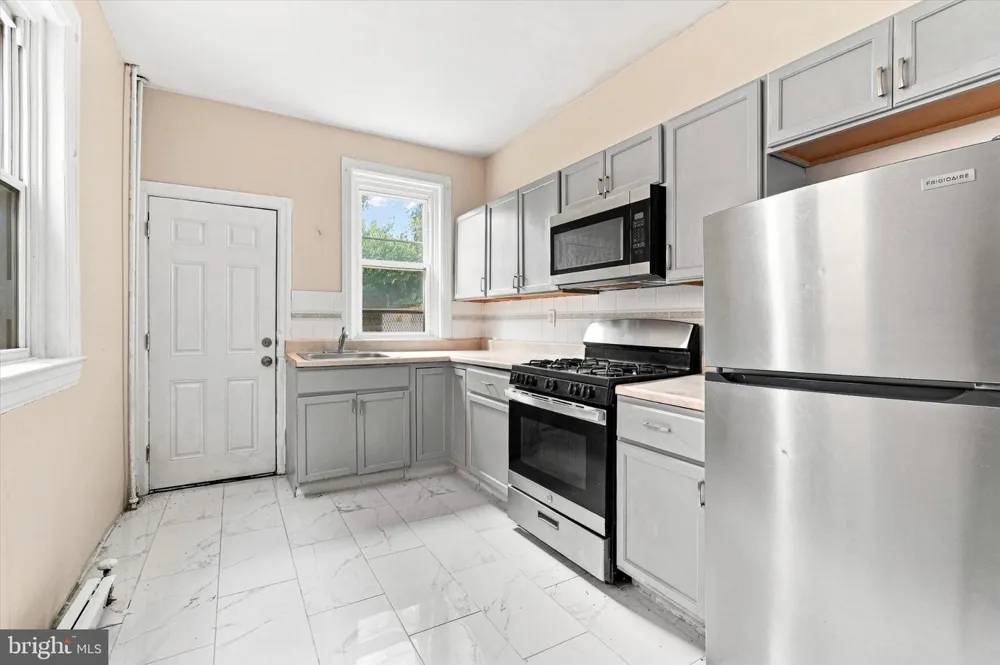 634 INDIANA AVENUE Philadelphia, PA 19133