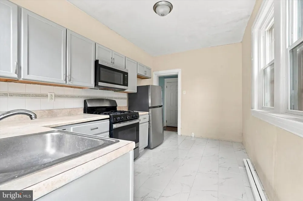 634 INDIANA AVENUE Philadelphia, PA 19133
