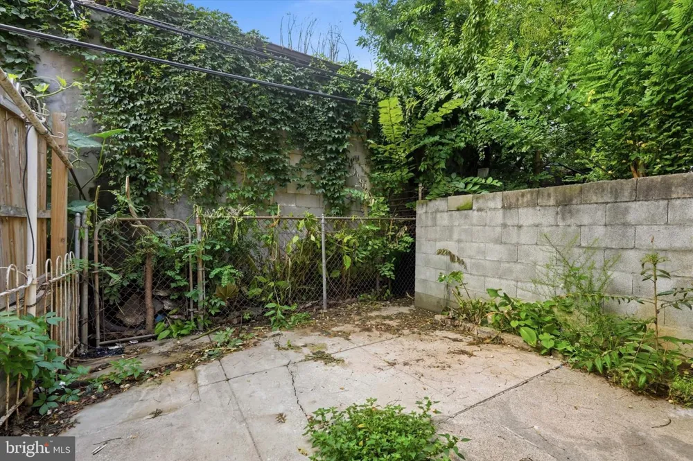634 INDIANA AVENUE Philadelphia, PA 19133