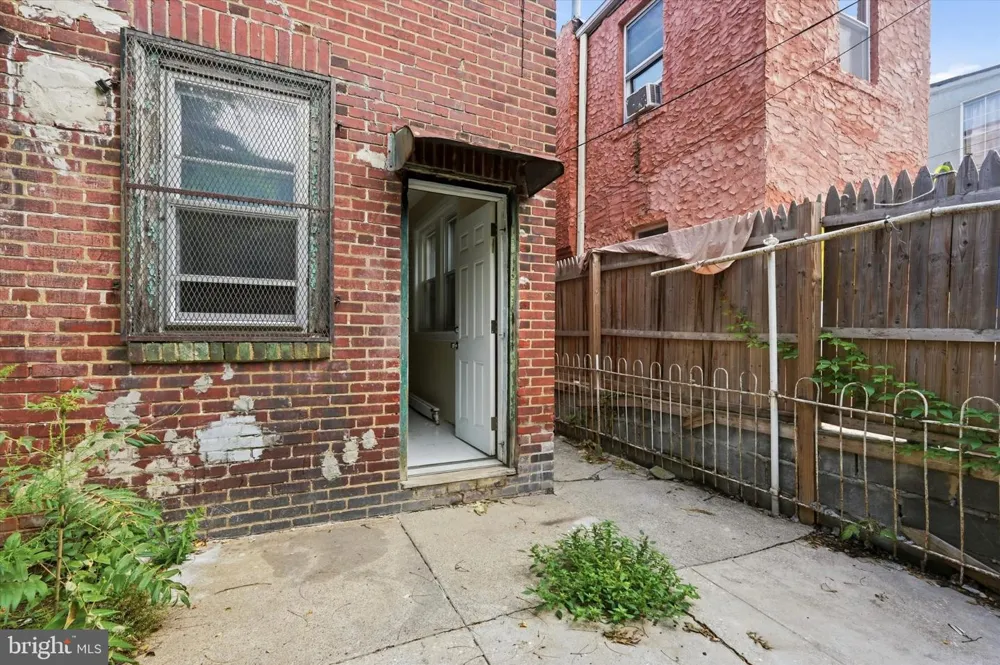 634 INDIANA AVENUE Philadelphia, PA 19133