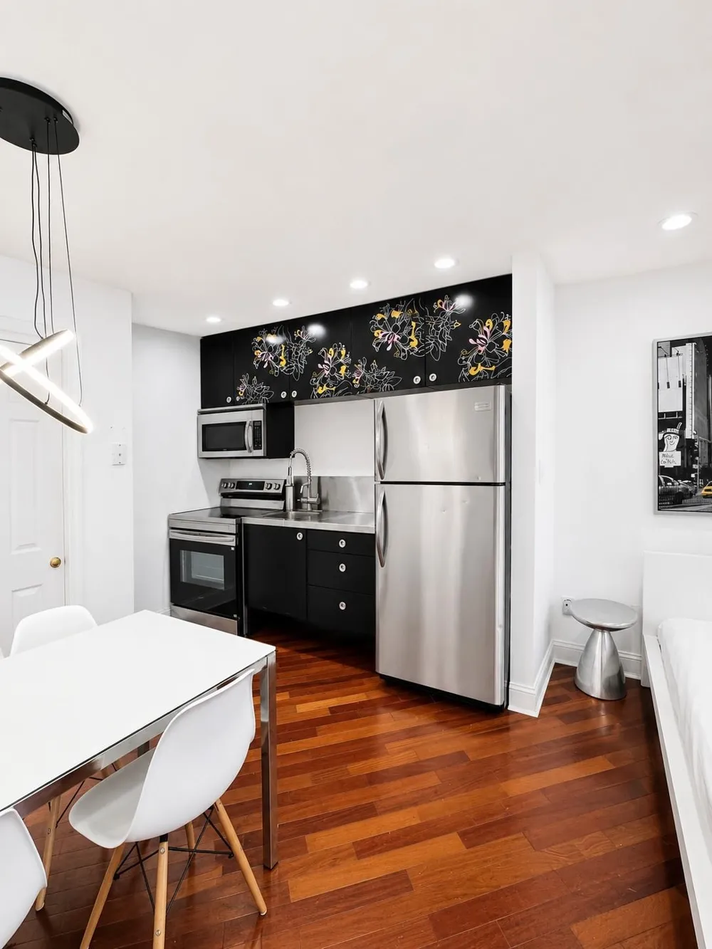 320 49TH ST Union City, NJ 07087