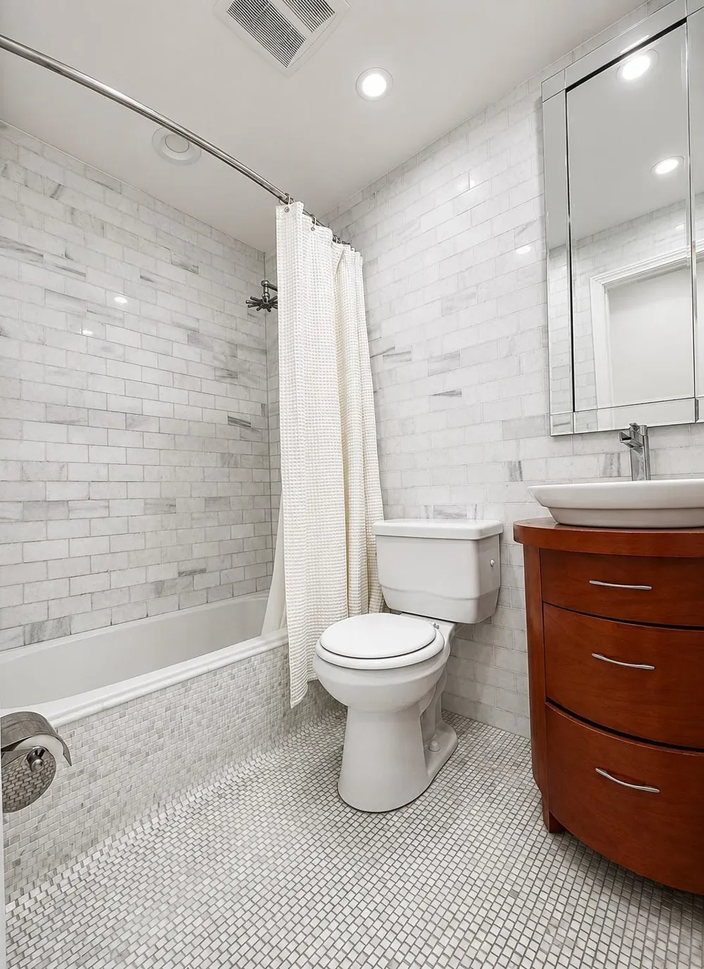 320 49TH ST Union City, NJ 07087