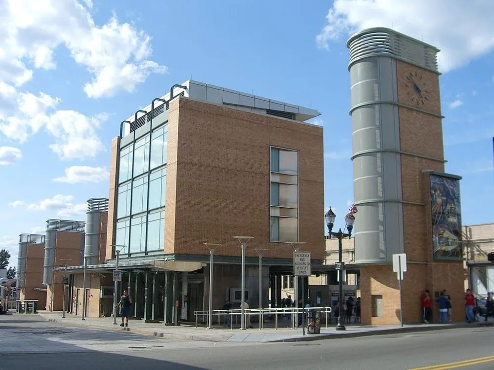 320 49TH ST Union City, NJ 07087