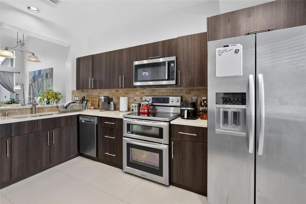 15891 SW 12th St Pembroke Pines, FL 33027