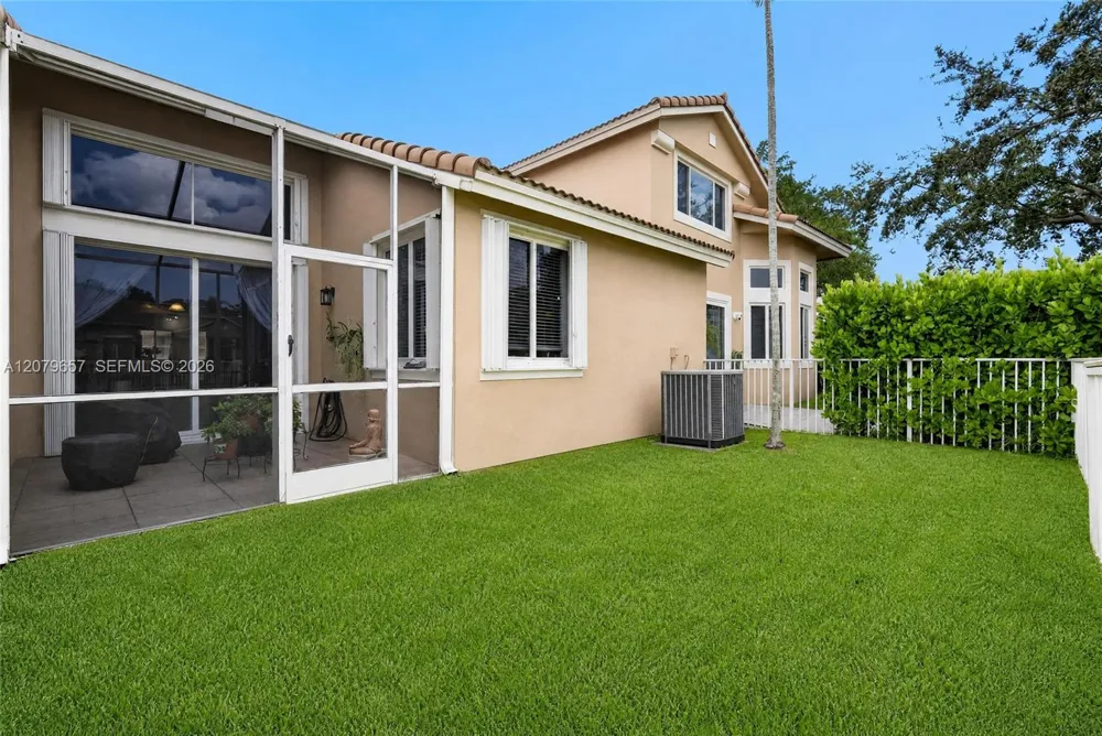 15891 SW 12th St Pembroke Pines, FL 33027