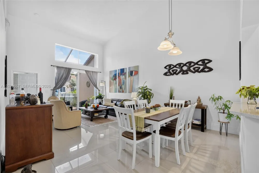 15891 SW 12th St Pembroke Pines, FL 33027