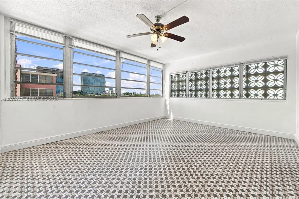 200 NE 12th Ave #1D Hallandale Beach, FL 33009