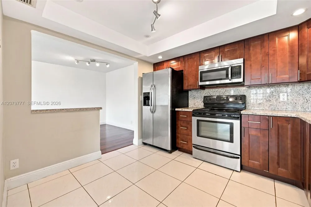 200 NE 12th Ave #1D Hallandale Beach, FL 33009