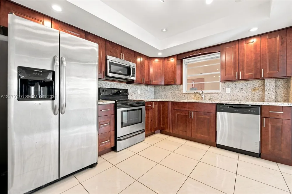 200 NE 12th Ave #1D Hallandale Beach, FL 33009