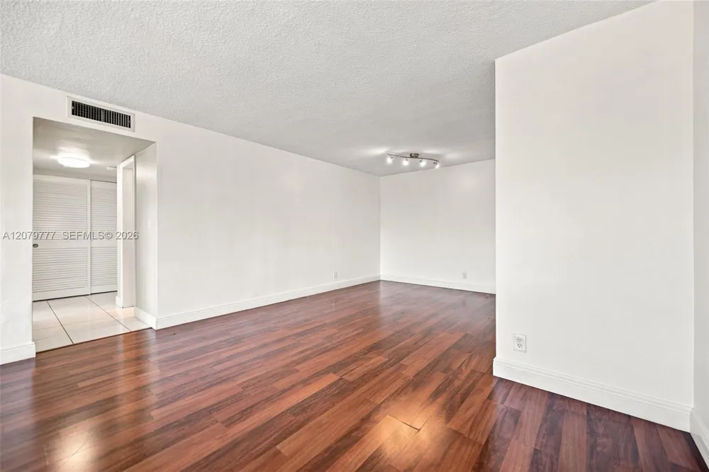 200 NE 12th Ave #1D Hallandale Beach, FL 33009