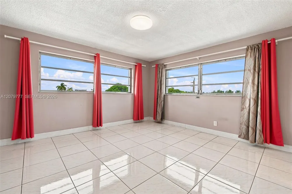 200 NE 12th Ave #1D Hallandale Beach, FL 33009