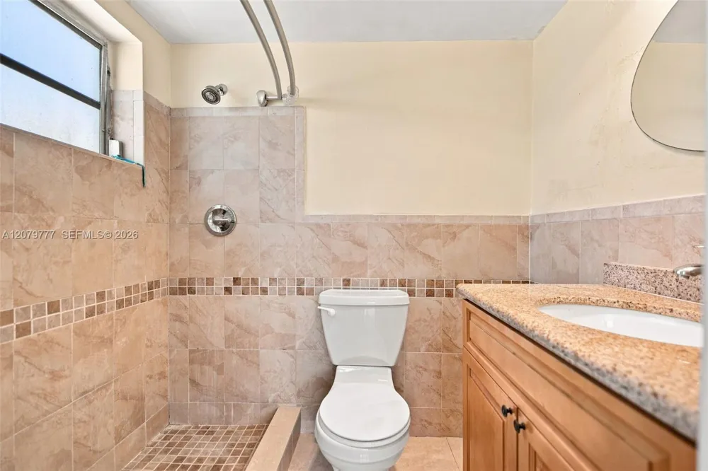 200 NE 12th Ave #1D Hallandale Beach, FL 33009