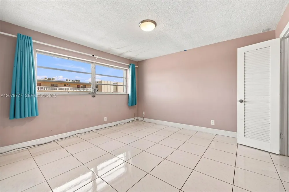 200 NE 12th Ave #1D Hallandale Beach, FL 33009