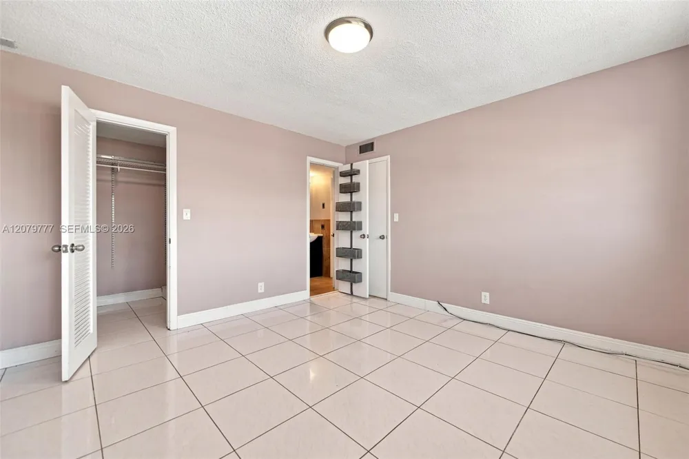 200 NE 12th Ave #1D Hallandale Beach, FL 33009