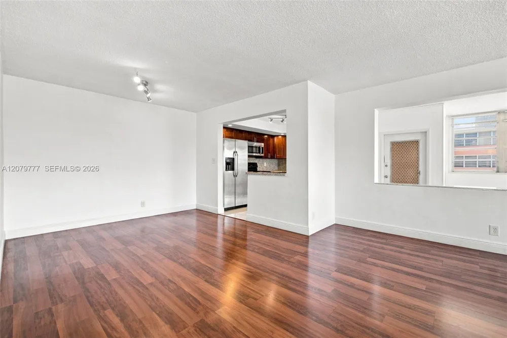 200 NE 12th Ave #1D Hallandale Beach, FL 33009