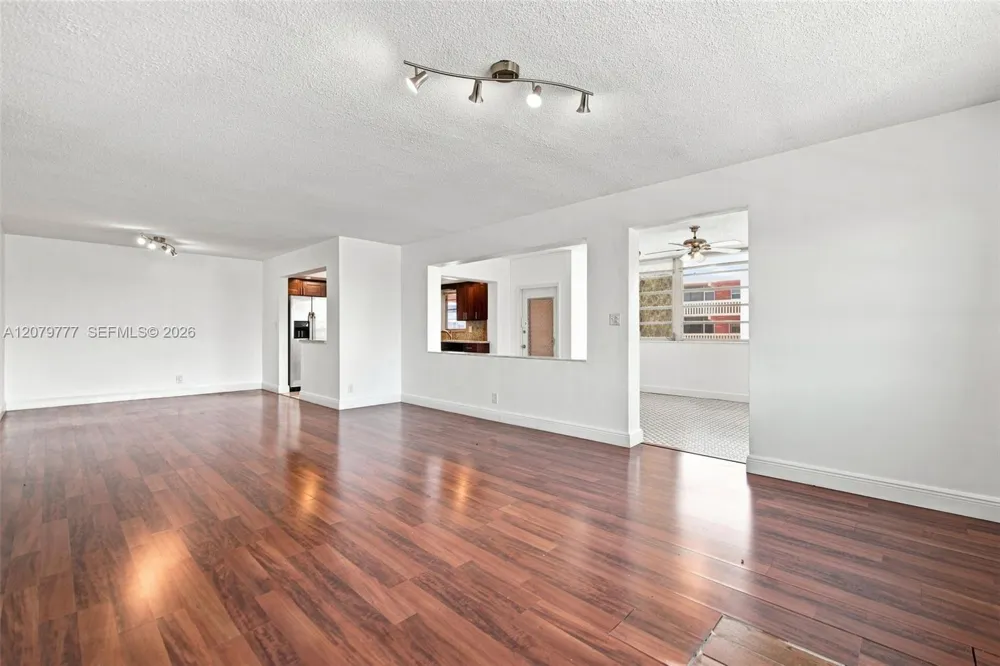 200 NE 12th Ave #1D Hallandale Beach, FL 33009