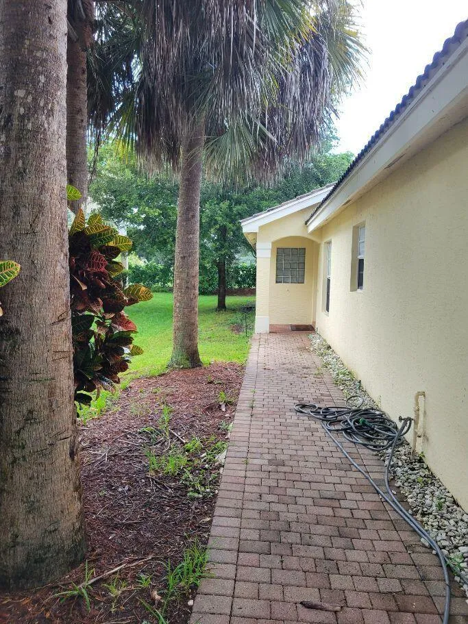 638 PEPPERGRASS Run Royal Palm Beach, FL 33411