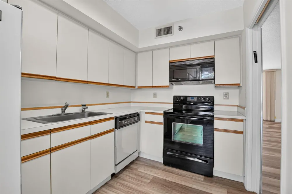 7201 PROMENADE DRIVE #101 Boca Raton, FL 33433
