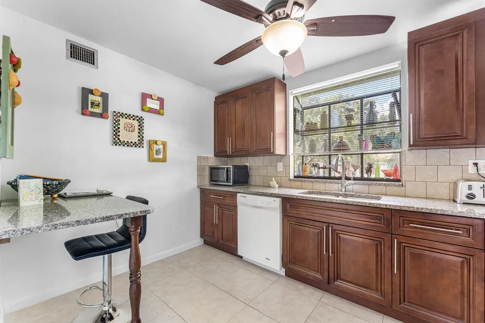 5040 Rose Hill Drive #206 Boynton Beach, FL 33437