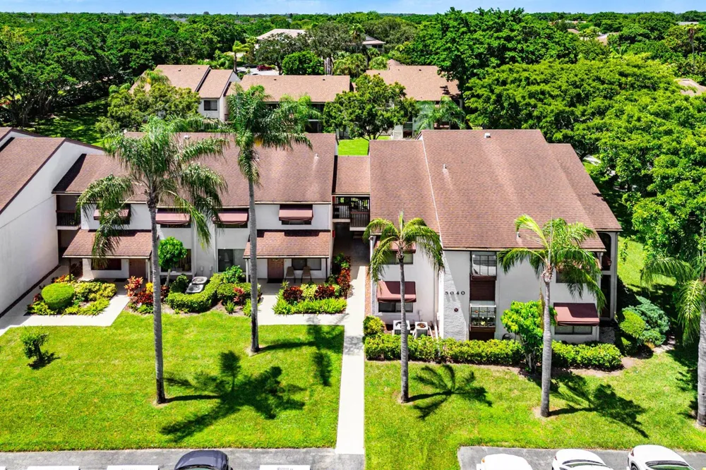 5040 Rose Hill Drive #206 Boynton Beach, FL 33437