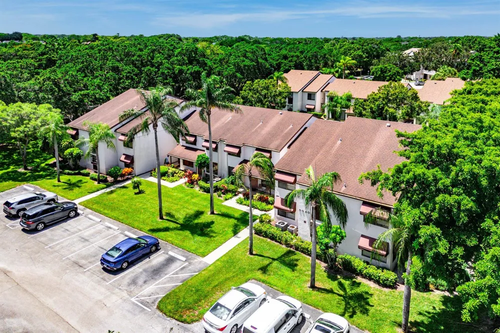 5040 Rose Hill Drive #206 Boynton Beach, FL 33437