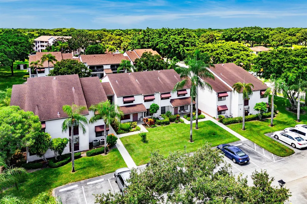 5040 Rose Hill Drive #206 Boynton Beach, FL 33437