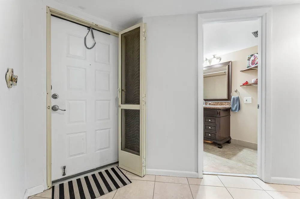 5040 Rose Hill Drive #206 Boynton Beach, FL 33437