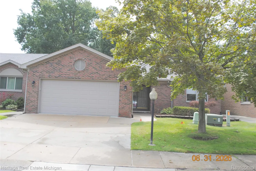 380 Walnut Drive South Lyon City, MI 48178