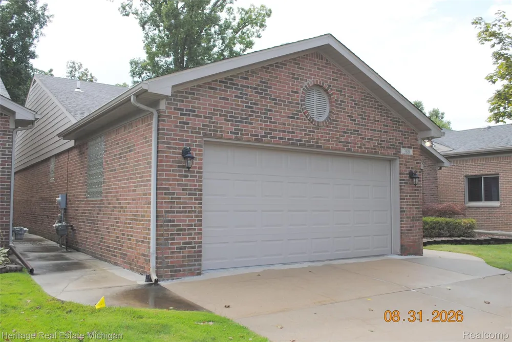 380 Walnut Drive South Lyon City, MI 48178